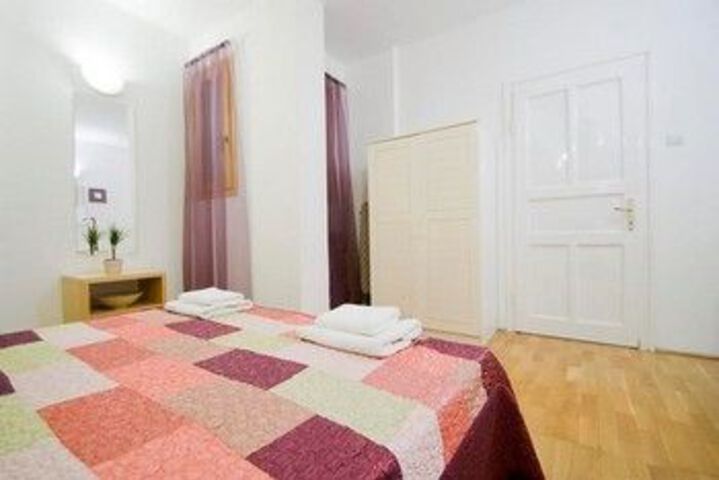 Room 159 of 322