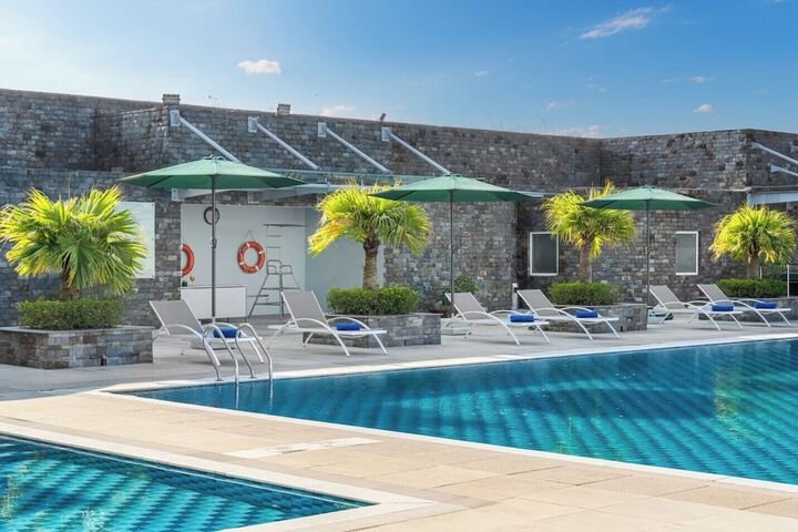 Hotel with Pool