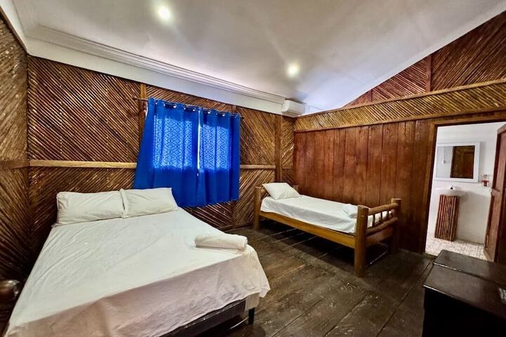 Room 8 of 25