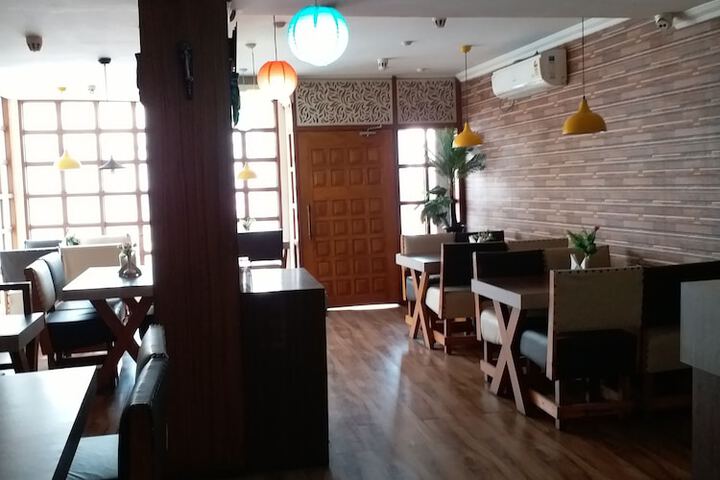 Dining 52 of 71