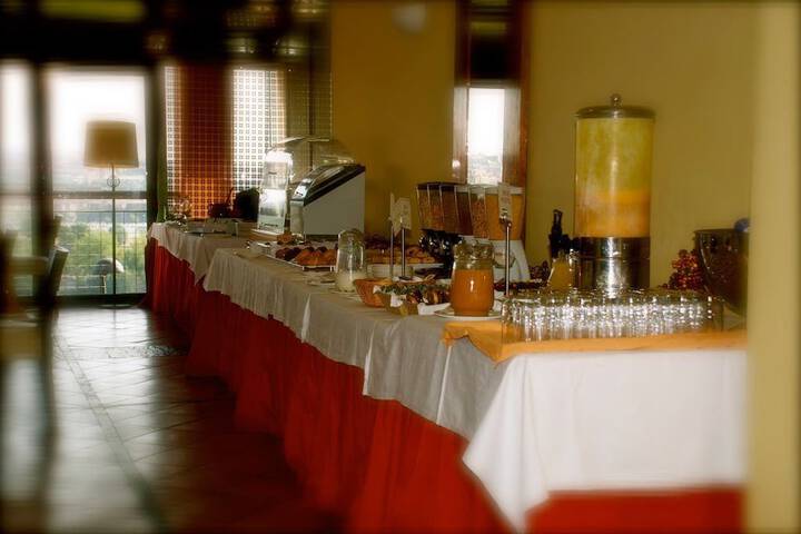 Breakfast/Coffee Service 29 of 69