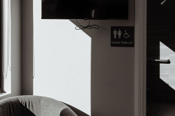 Room 17 of 105
