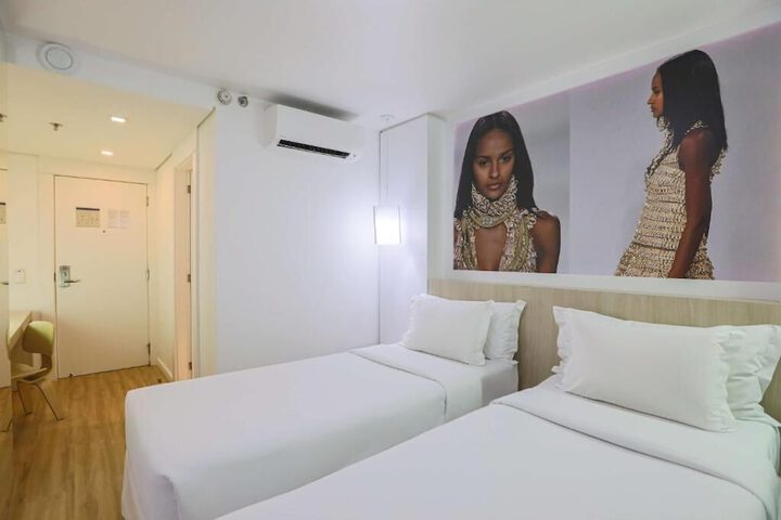 Room 16 of 35