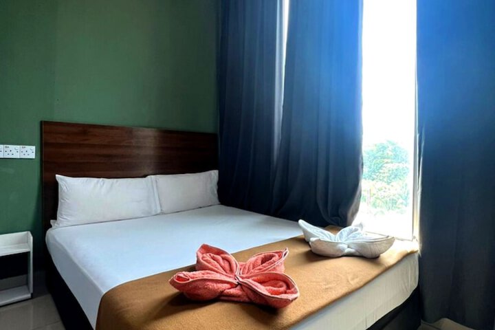 Room 12 of 30