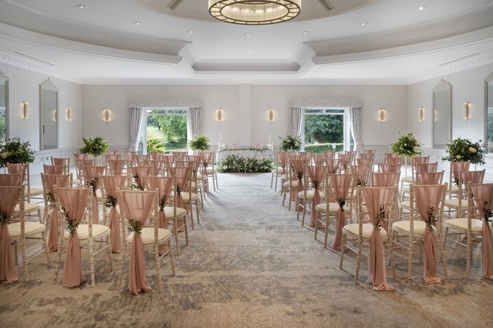 Ballroom/Hall 71 of 105