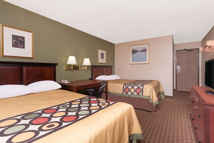 2 Double Beds (8 of 8)