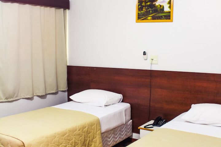 Room 11 of 37