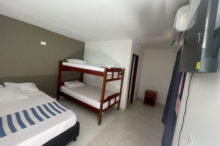 Room 8 of 16