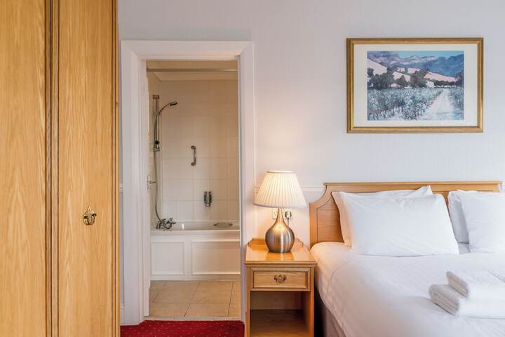 Room 40 of 111
