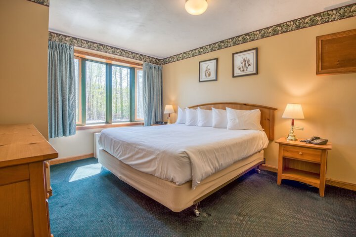 Superior King Lakeside with Shared Balcony (10 of 64)