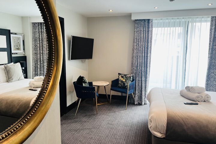 Room 15 of 90