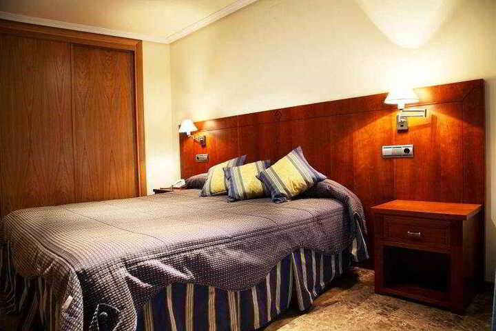 Room 1 of 4