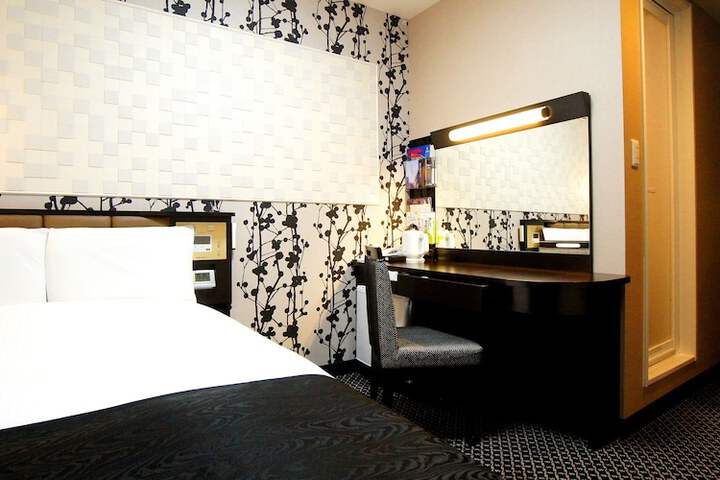 Room 7 of 20