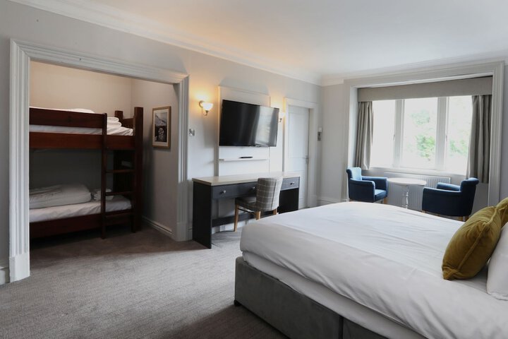 Room 20 of 102