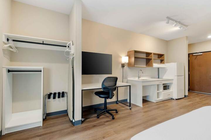 Room 13 of 39