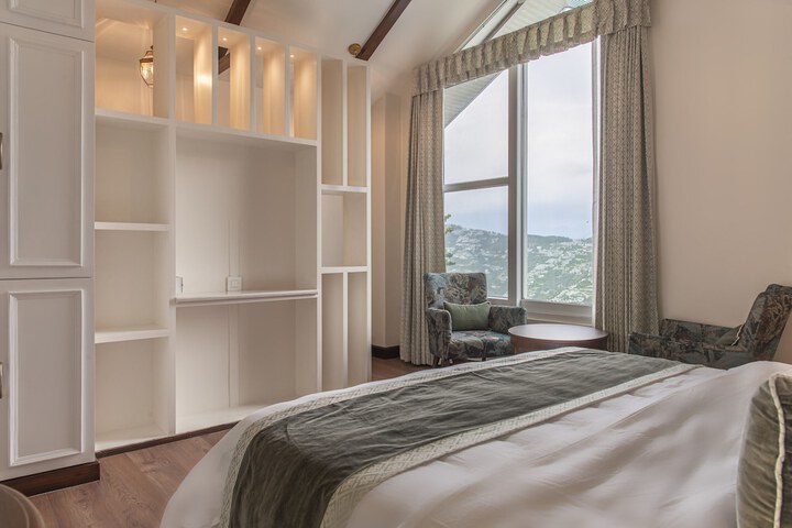 Room 42 of 87