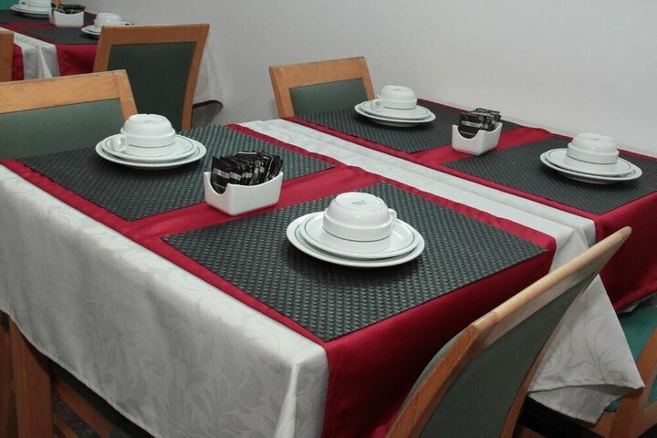 Dining 51 of 64