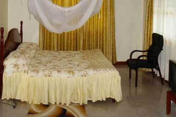 Room 17 of 34