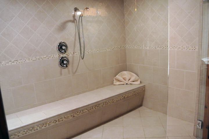 Room 3 of 42
