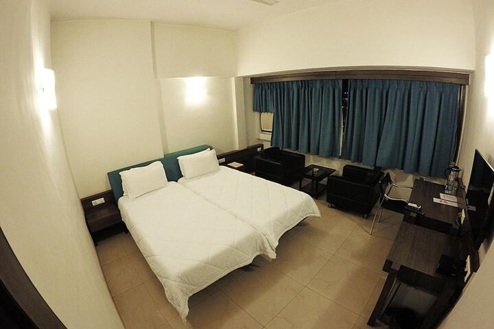 Room 7 of 26