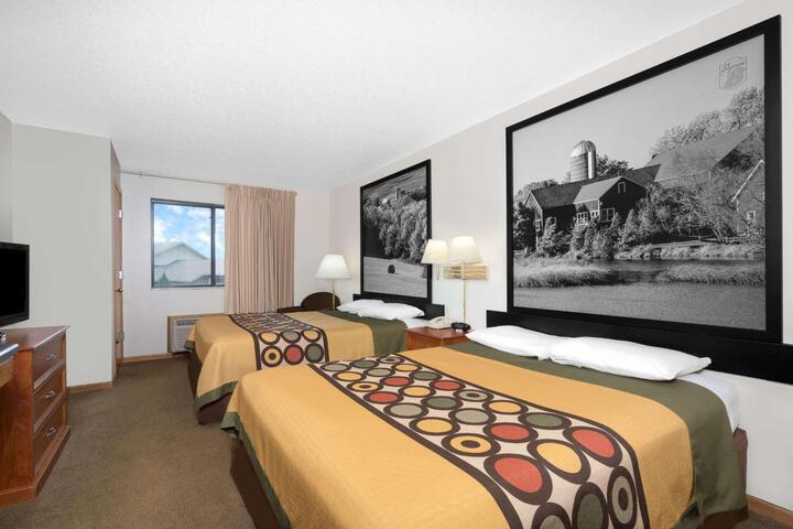 1 Queen Bed Mobility Accessible (13 of 17)