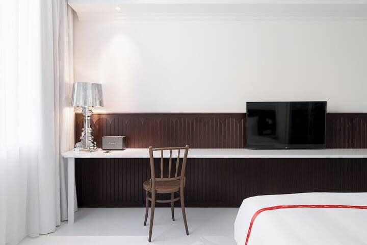 Room 11 of 81