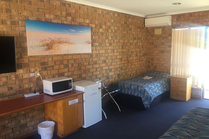 Room 15 of 50