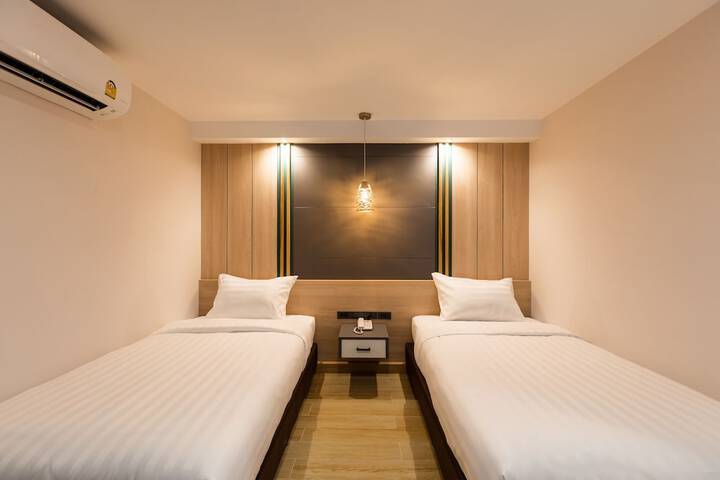 Room 13 of 44