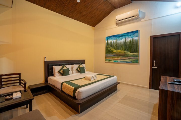 Room 20 of 33