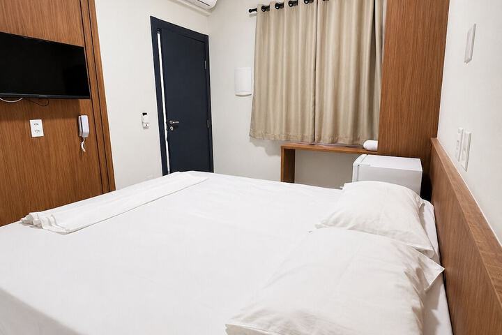 Room 2 of 25