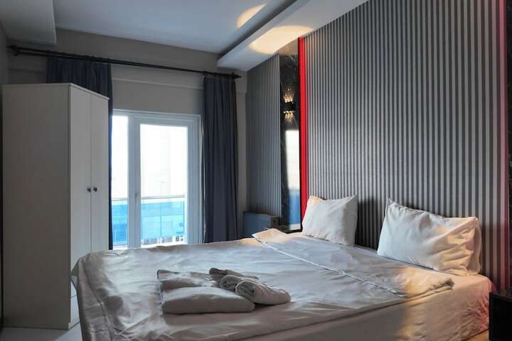 Room 5 of 19
