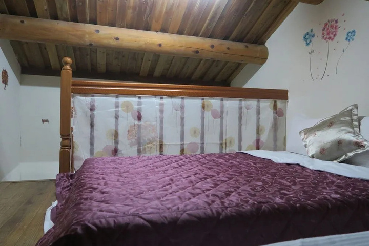 Room 2 of 11