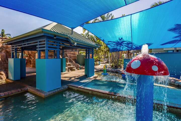 Pool Hotel