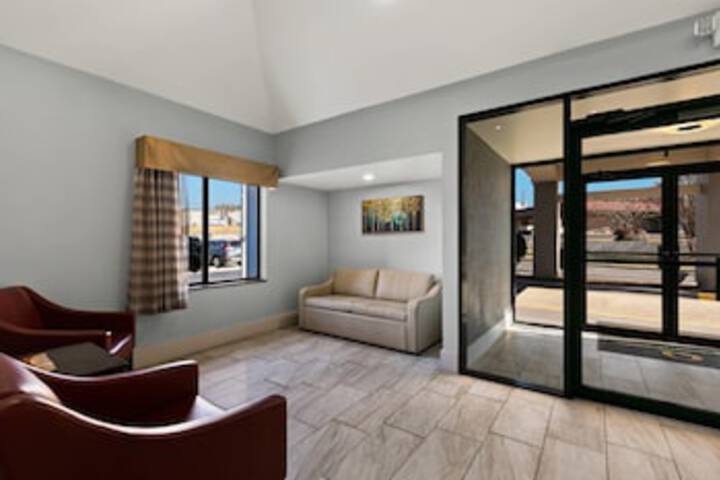 Hotel Interior 4 of 32