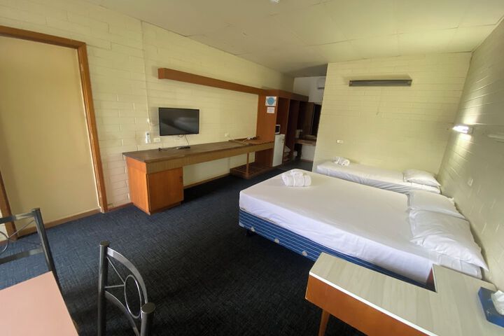 Room 11 of 21