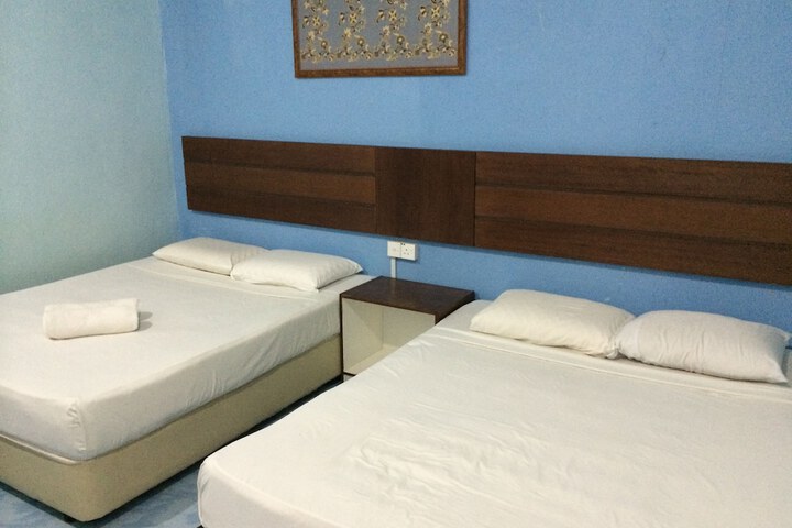 Room 4 of 19