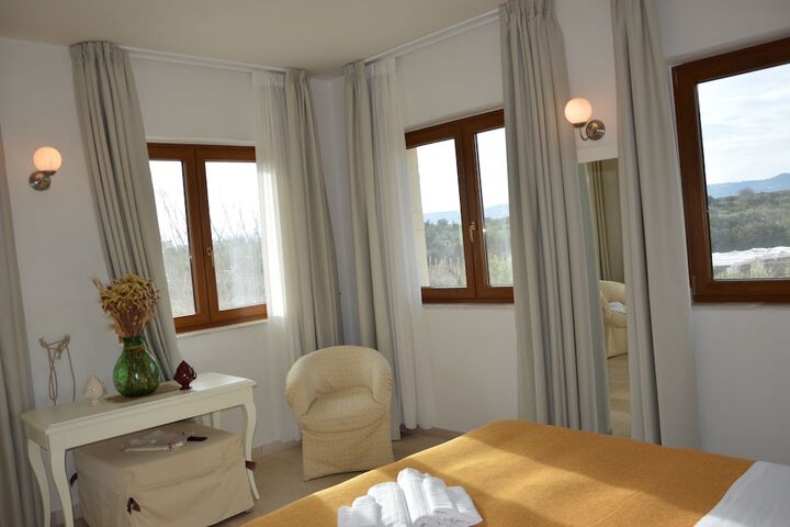 Room 28 of 65