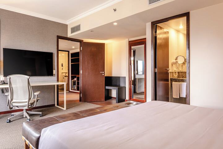 Room 57 of 240