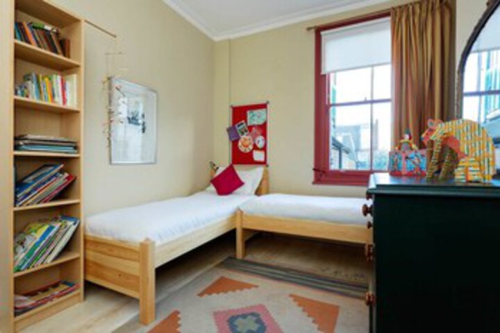 Room 16 of 22