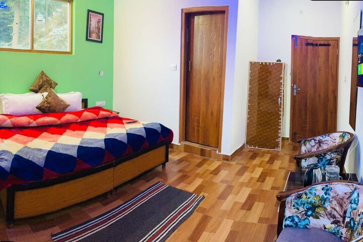 Room 16 of 18