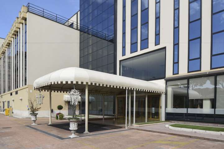 Hotel 73 of 79