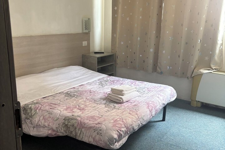 Room 16 of 36