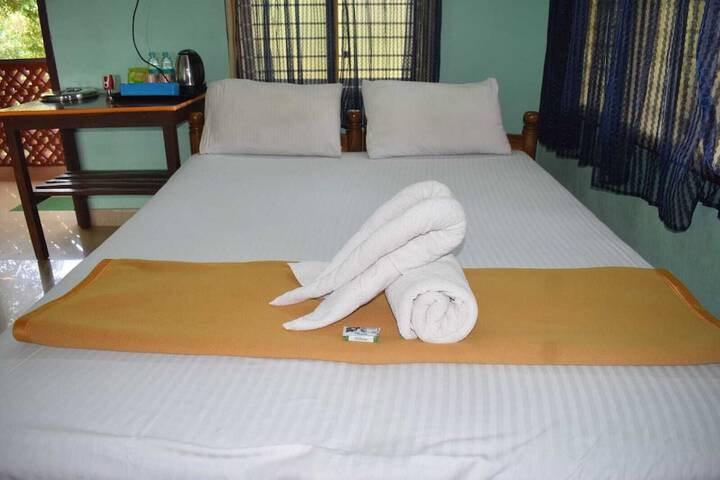 Room 4 of 49