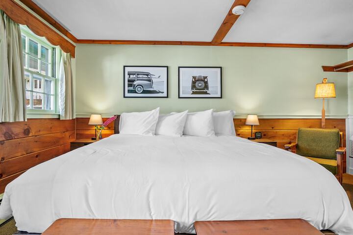 Room 8 of 27