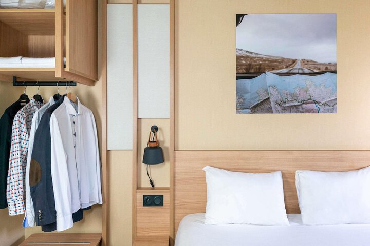 Room 6 of 39
