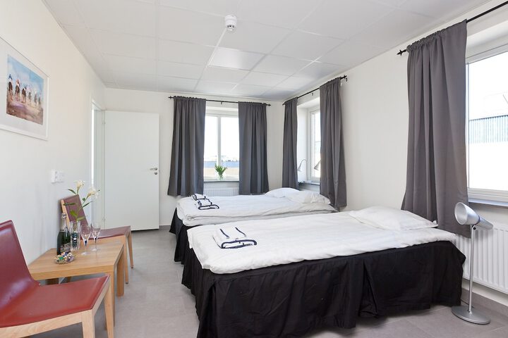Room 3 of 28