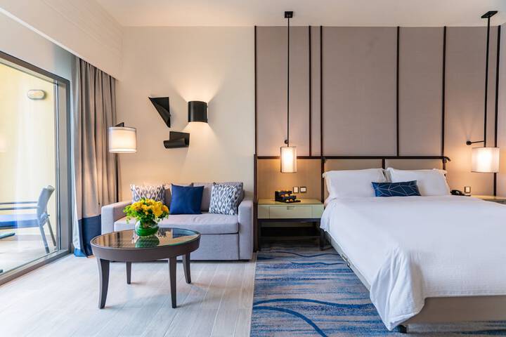 Room 15 of 211