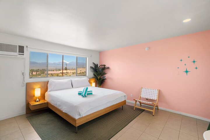 Double Room 1 King Bed (3 of 6)