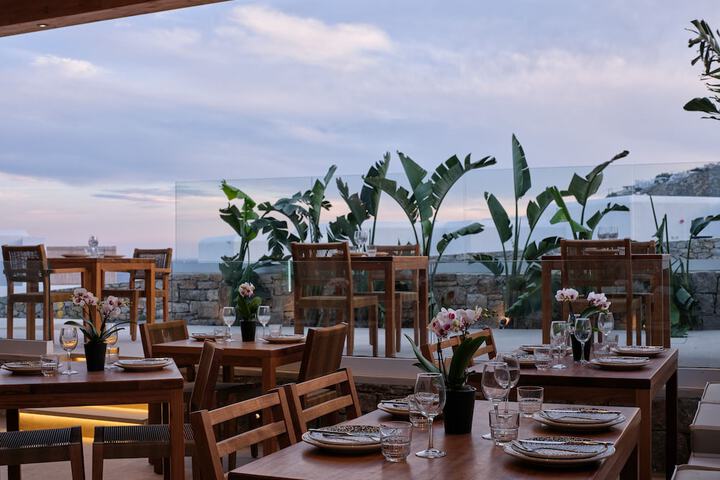 Dining 92 of 129