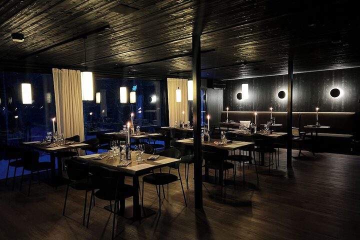 Dining 19 of 42
